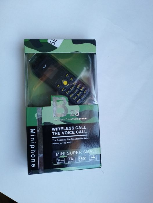 Маленький телефон Servo b25