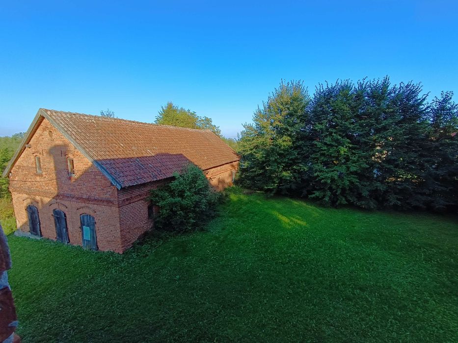 Budynek gospodarczy na działce 1699 m2