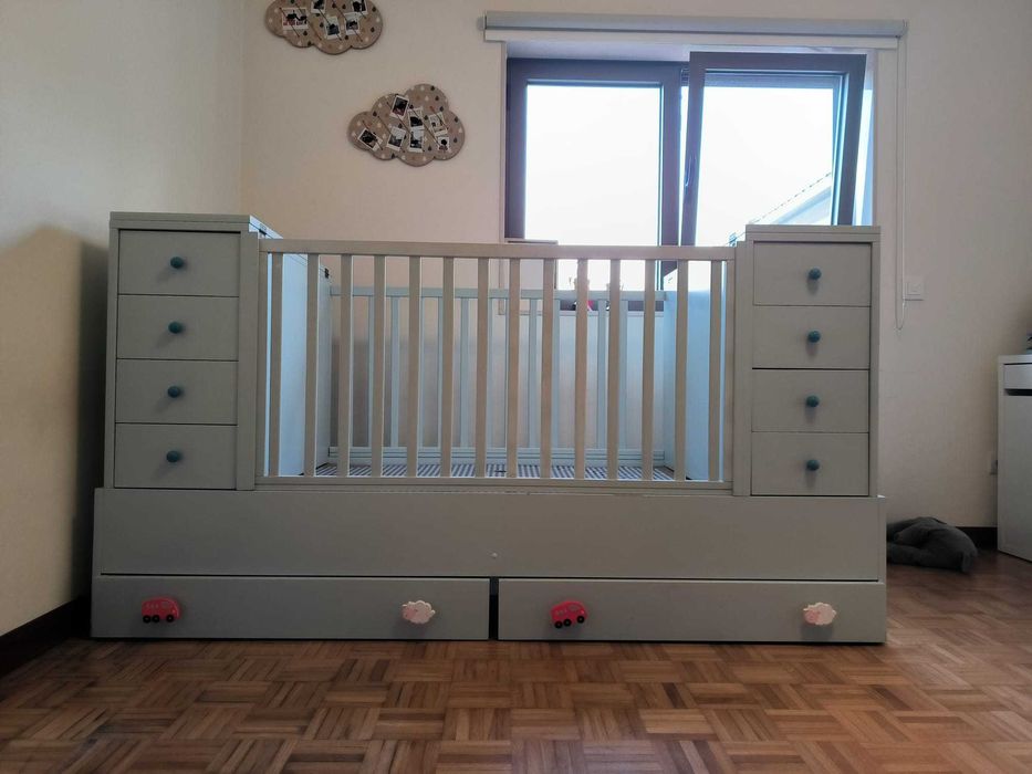 Berço transformável em cama