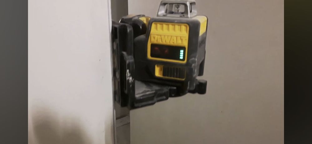 Dewalt laser 360  DCE0811R