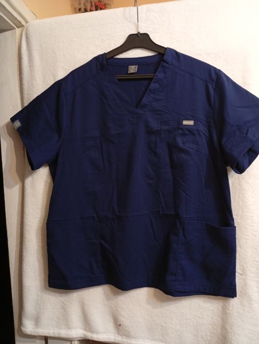 Mundurek medycyny dwoczesciowy