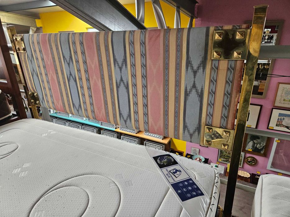 Excelente cama - Marca Molaflex - Com colchão recente - óptimo estado geral