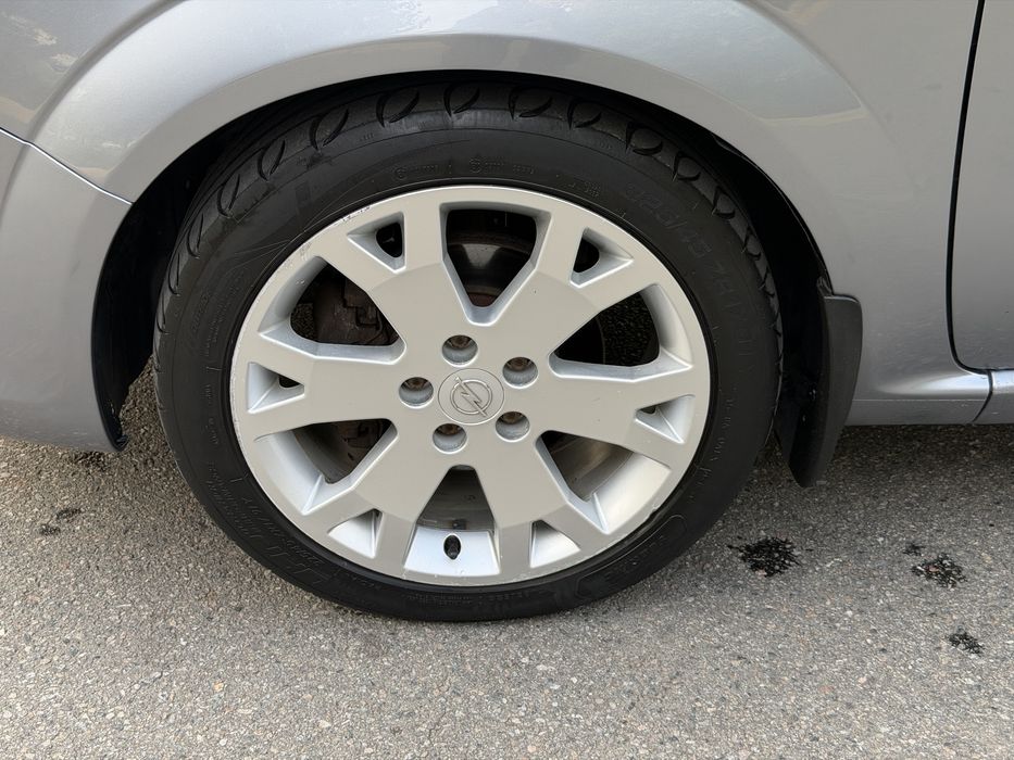 Opel Zafira A/T 1.8л