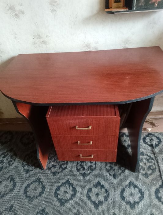 Письменный стол, производство 2005-2010 г