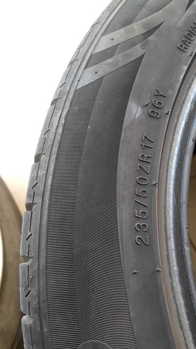 Pneus kumho 235/50r17