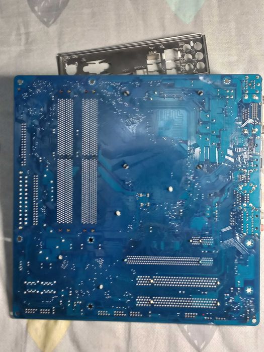 Gigabyte GA-EG41MF-US2H s775 + C2D E7200+3Gb DDR2+куллер, HDMI