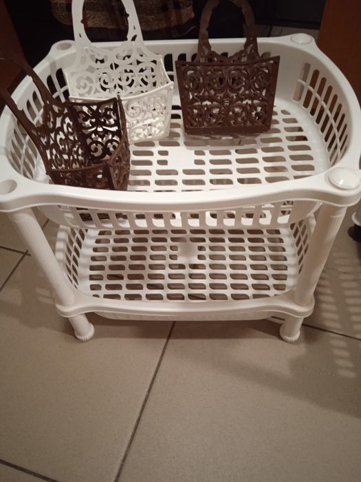 Продам пластикові двоярусні полки бу