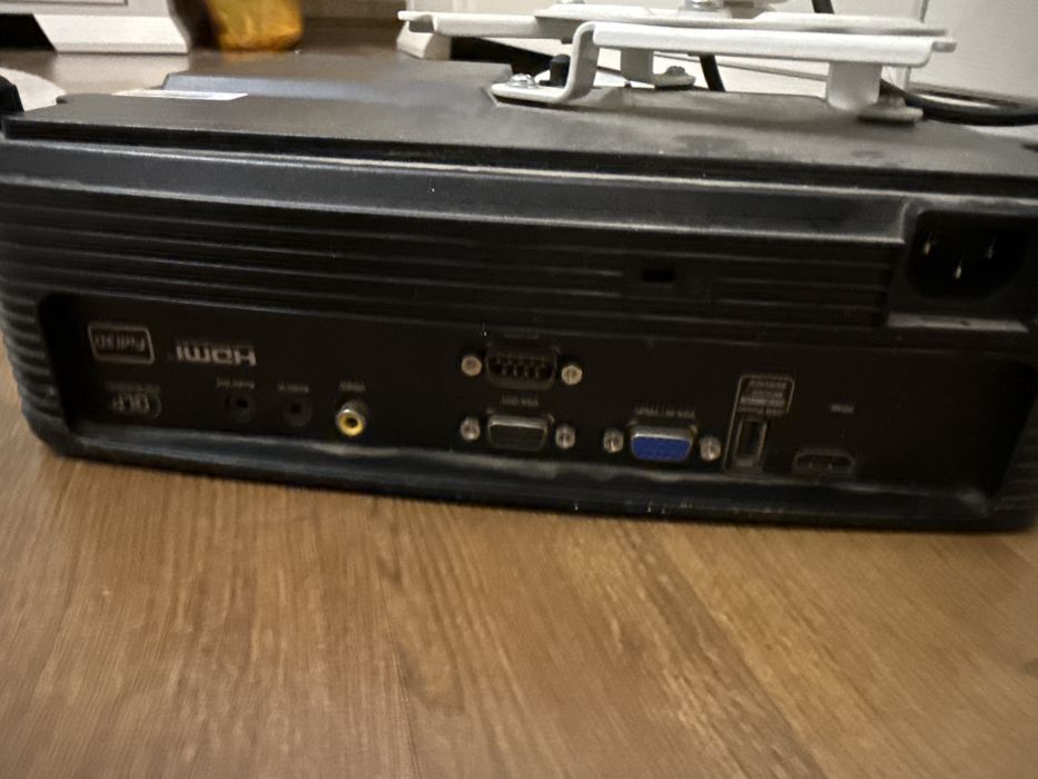 Продам проектор Optoma X341