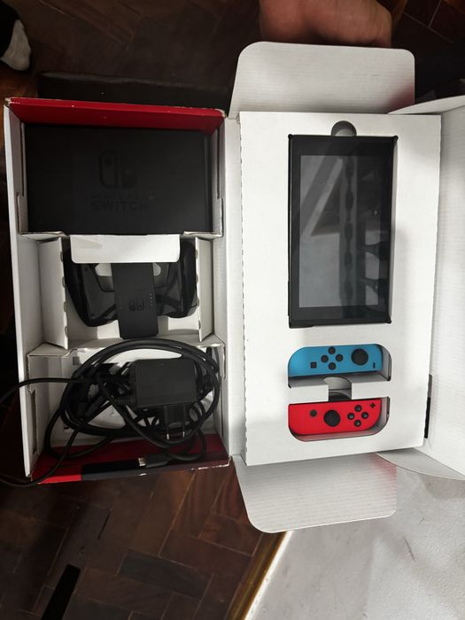 Nintendo switch normal edition em otimo estado