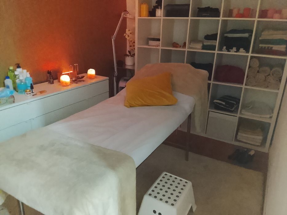 Massagem relaxante corpo todo e depilação