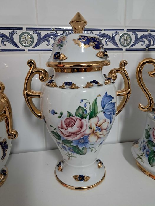 Porcelain Items440898317263185922