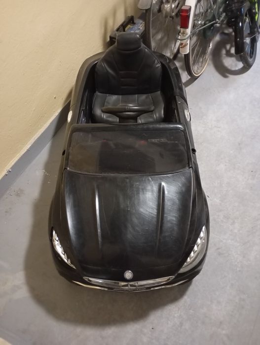Auto Mercedes dla chłopca