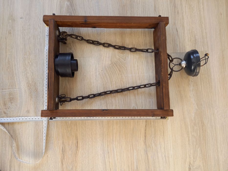 Stara lampa sufitowa drewniana