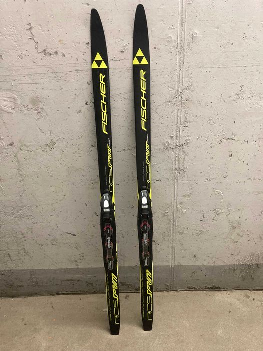 Fischer RCS Sprint 120 cm (biegowe) + wiązania Rottefella – stan idealny
