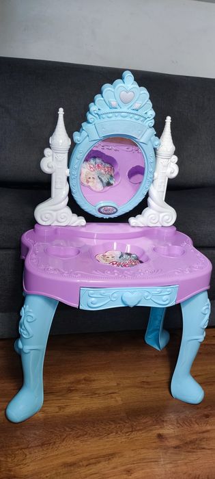 Toaletka z lustrem zabawkowa grająca świecąca