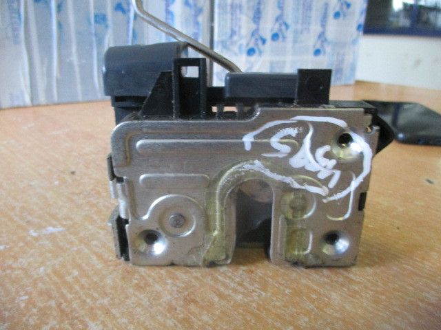 Fechadura / fecho porta frente direito DACIA Sandero (BS_)