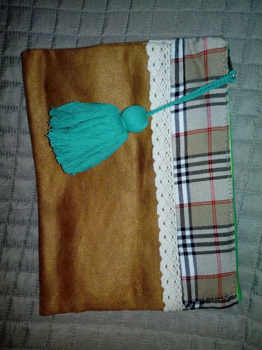 Bolsa em tecido, camurça e rendas - Feita à mão. Nova