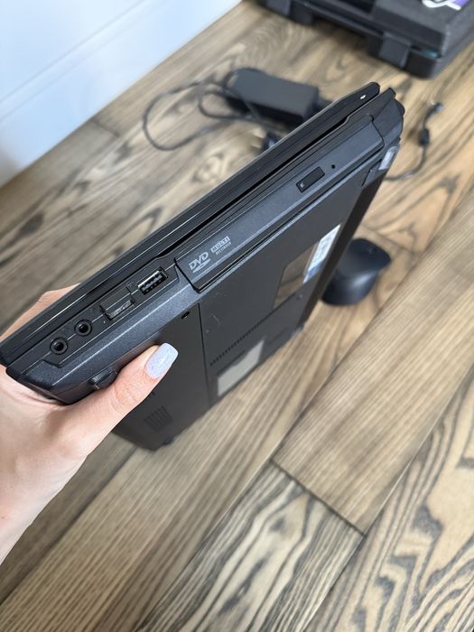 Ноутбук ASUS P43SJ + зарядка та миша