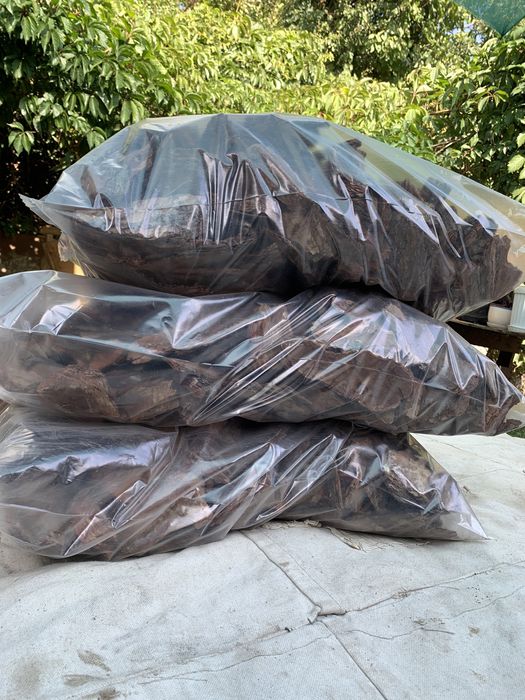 Кора соснова, мульча, соснові шишки