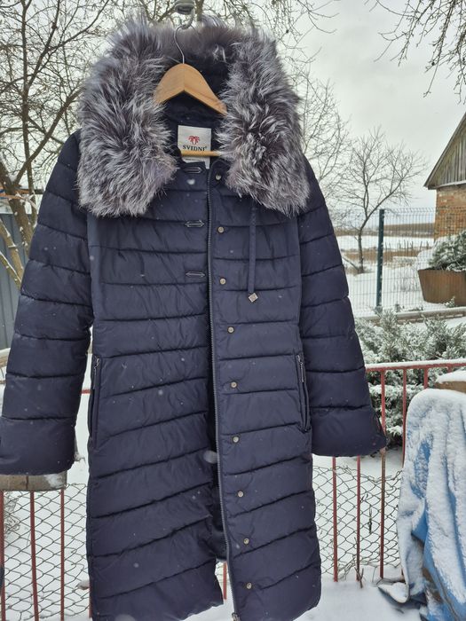 Пуховик жіночий  з хутром натуральним