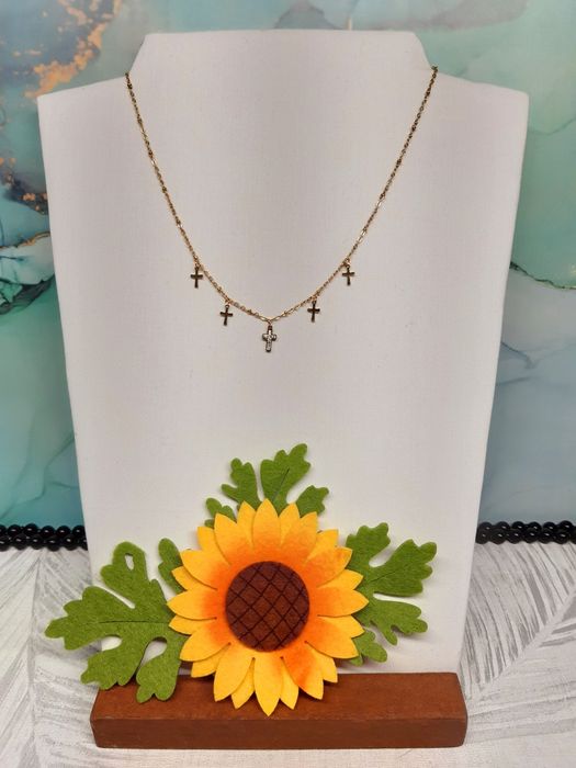 Colar novo em aço inoxidável com 5 crucifixos