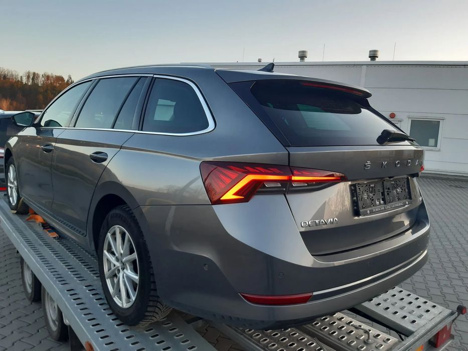 Skoda Octavia 4x4 DSG Led Matrix Radar aktywny Virtual Kamera niski przebieg !