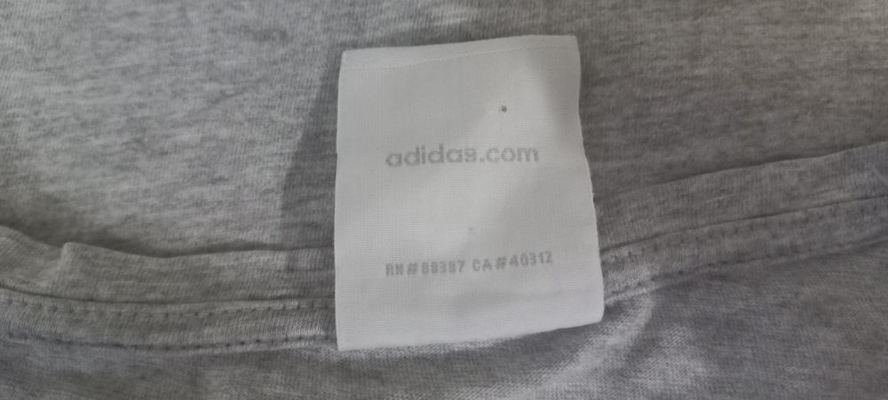 Оригінал жіноча футболка  ADIDAS ESSENTIALS р. М бавовна