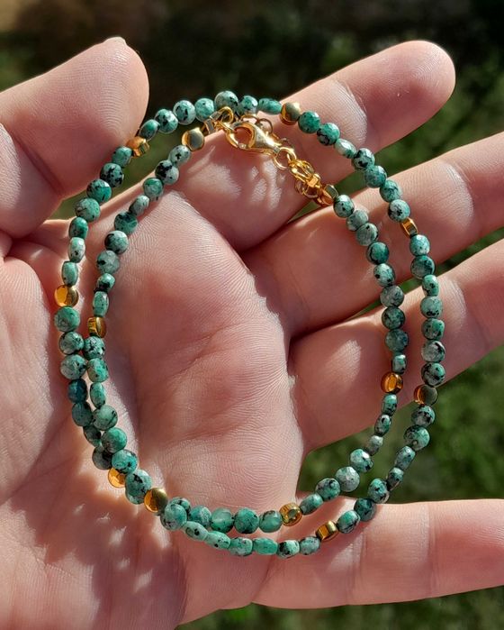 Srebrny naszyjnik z kamienia naturalnego szmaragd.