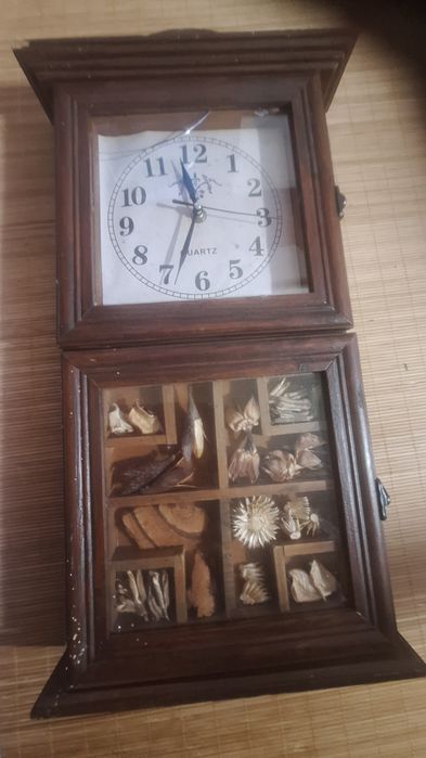 Zegar ścienny ze skrzynką na klucze