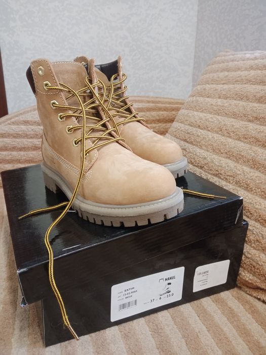 Ботінки,  взуття