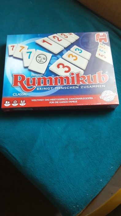 Gra planszowa dla 2 lub 4 osob