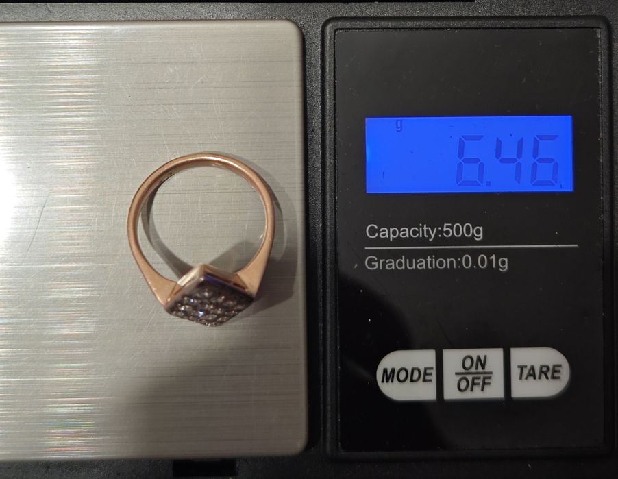 Золота каблучка, з діамантами 0.72 ct, 583 проба.