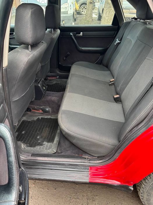 Продам гарну ауді100