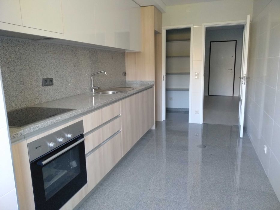 Apartamento em Pedroso,  T2 no 1º andar