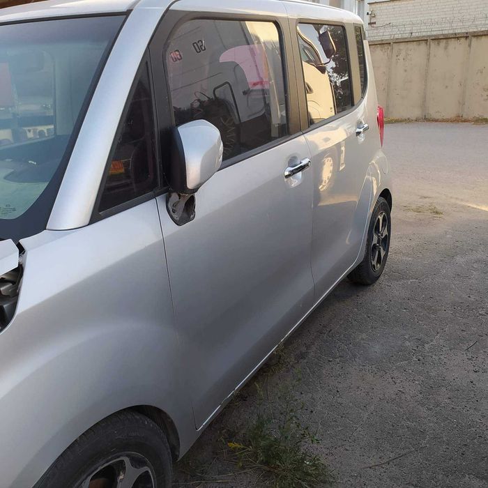 Продам  автомобиль  Kia Ray  2015 год