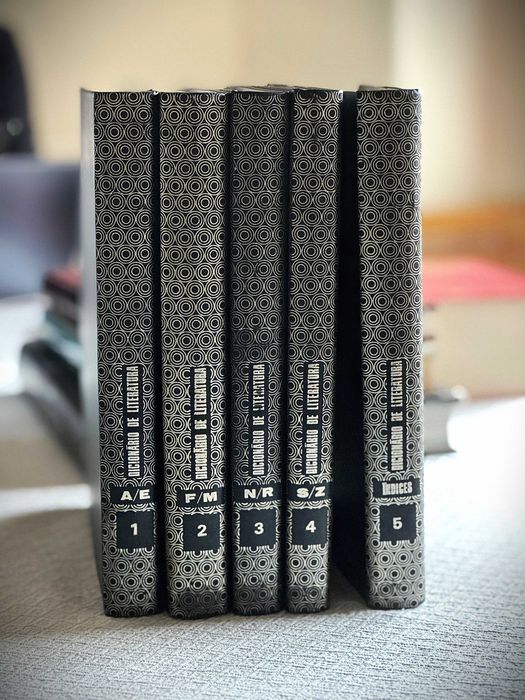 Dicionário de Literatura - 5 Volumes