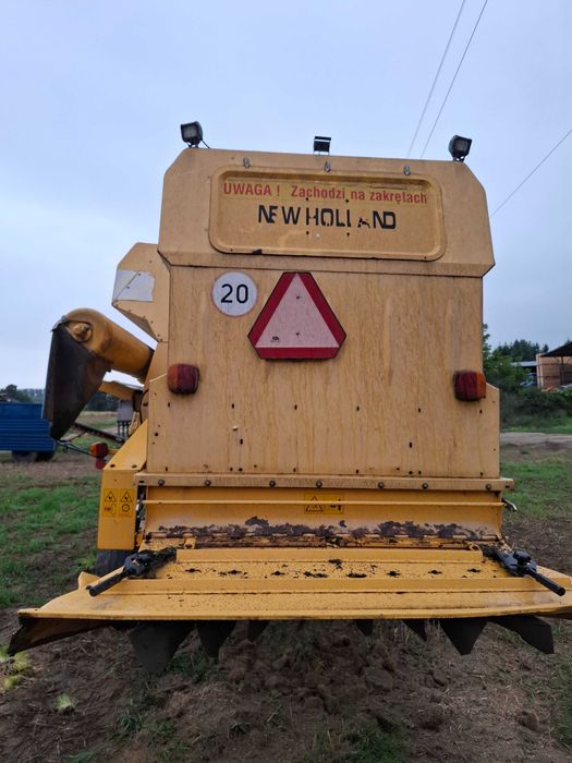 Kombajn New Holland TC56