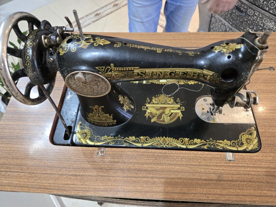 Máquina de Costura Singer