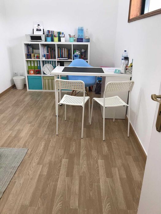 Aluga-se Gabinete/Escritório - manhãs, tardes ou dias