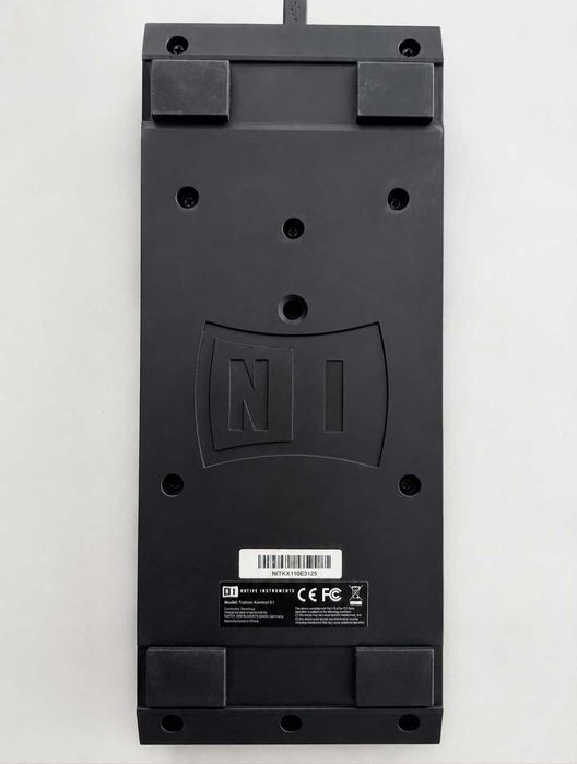 Native Instruments Traktor Kontrol X1 MK1 Controlador DJ