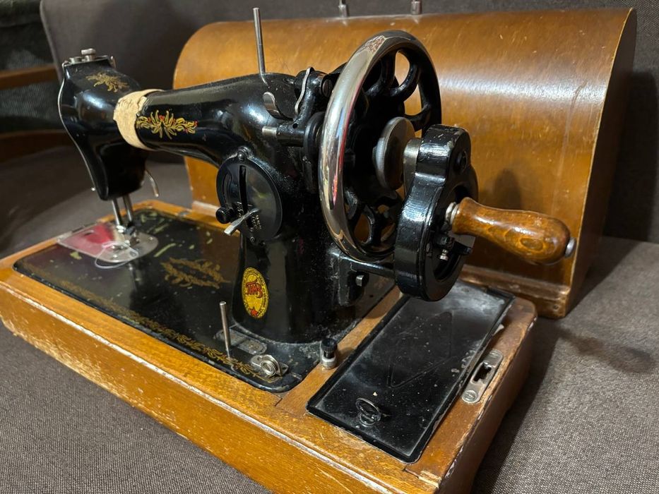 Швейна машинка робоча