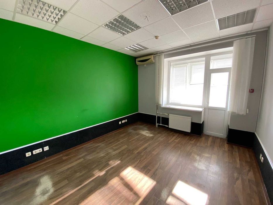 Центр Спаська офіс в бізнес-центрі 166 кв.м. ремонт ціна 165 тис.у.о.
