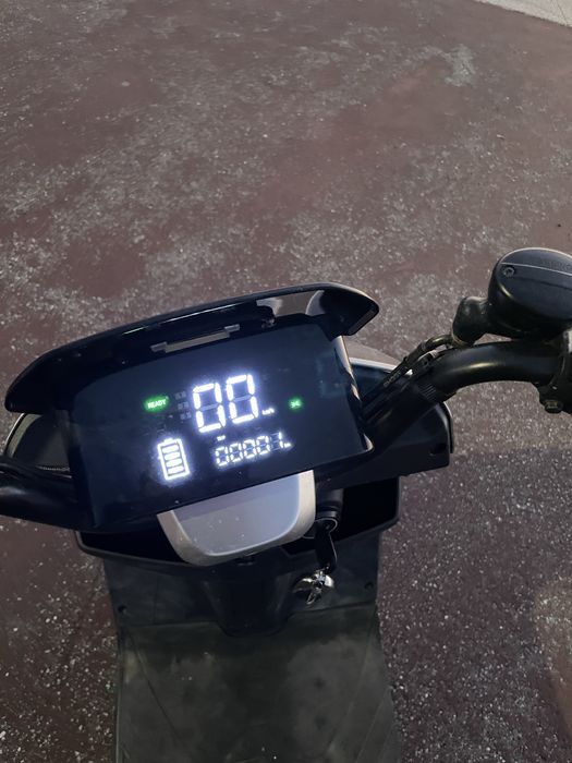 Moto/scooter eletrica