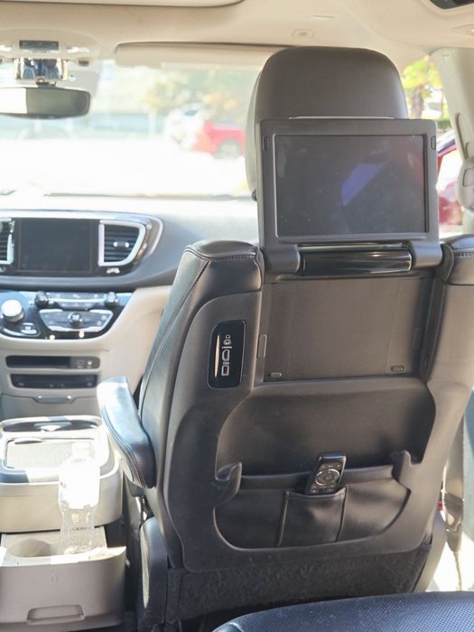 Chrysler pacifica