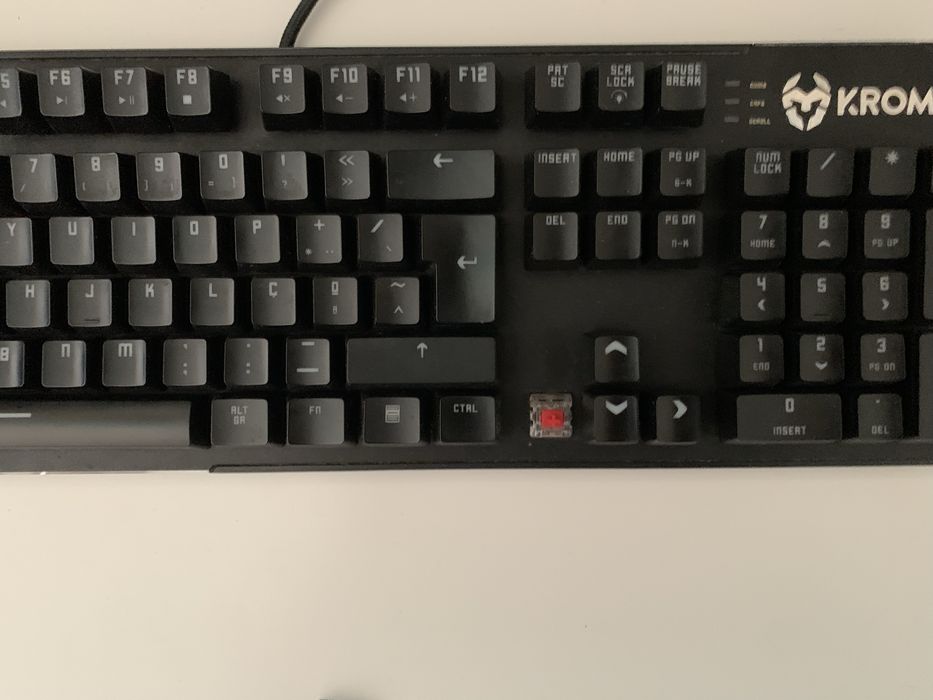 Teclado mecanico Red Switch Krom Kael