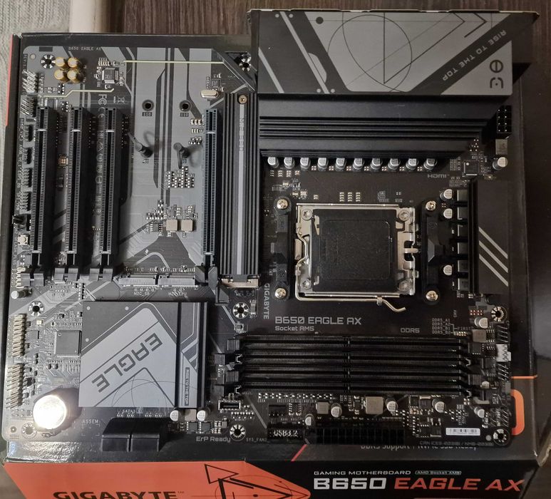 Материнська плата AM5 сокет Gigabyte B650 Eagle AX . Amd B650