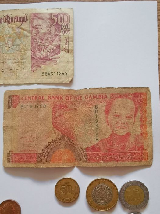 Notas e moedas vários paises