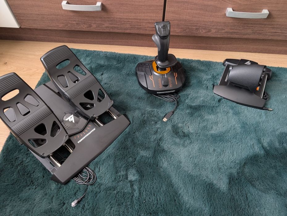 Zestaw symulacji lotu Thrustmaster T16000M