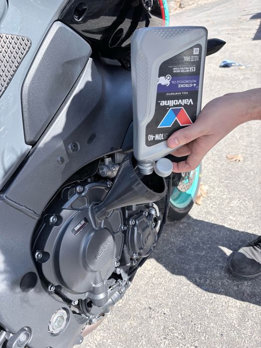Yamaha MT07, MT10, R1, R6 Funil de Oleo