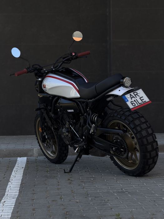 YAMAHA XSR 700 - Impecável!